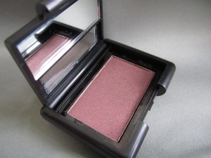 e.l.f. single eyeshadow raspberry truffle