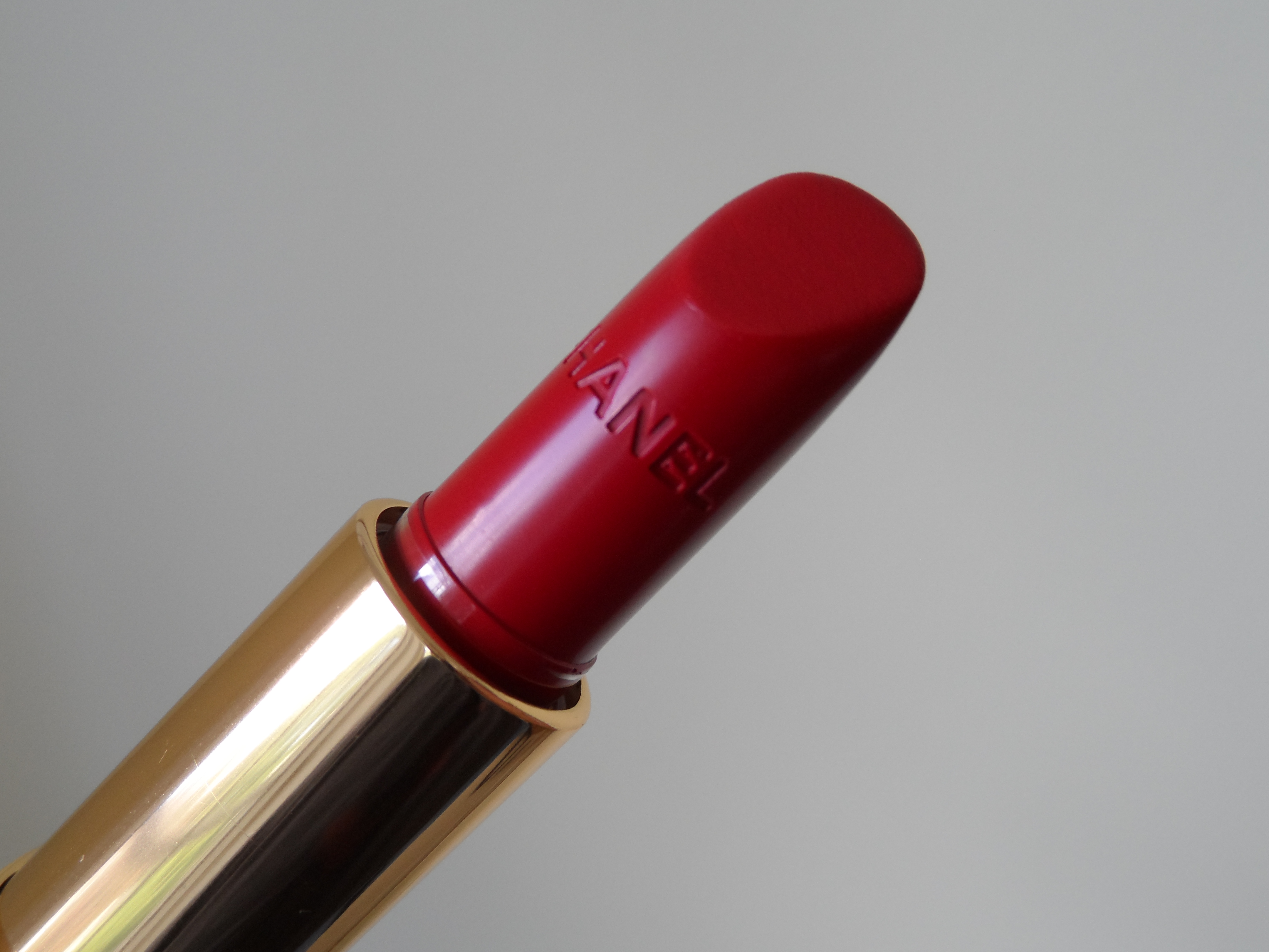 the raeviewer - a premier blog for skin care and cosmetics from an  esthetician's point of view: Chanel Rouge Allure Luminous Intense Lip Color  [New/Reformulated] Lipstick Swatches + Review
