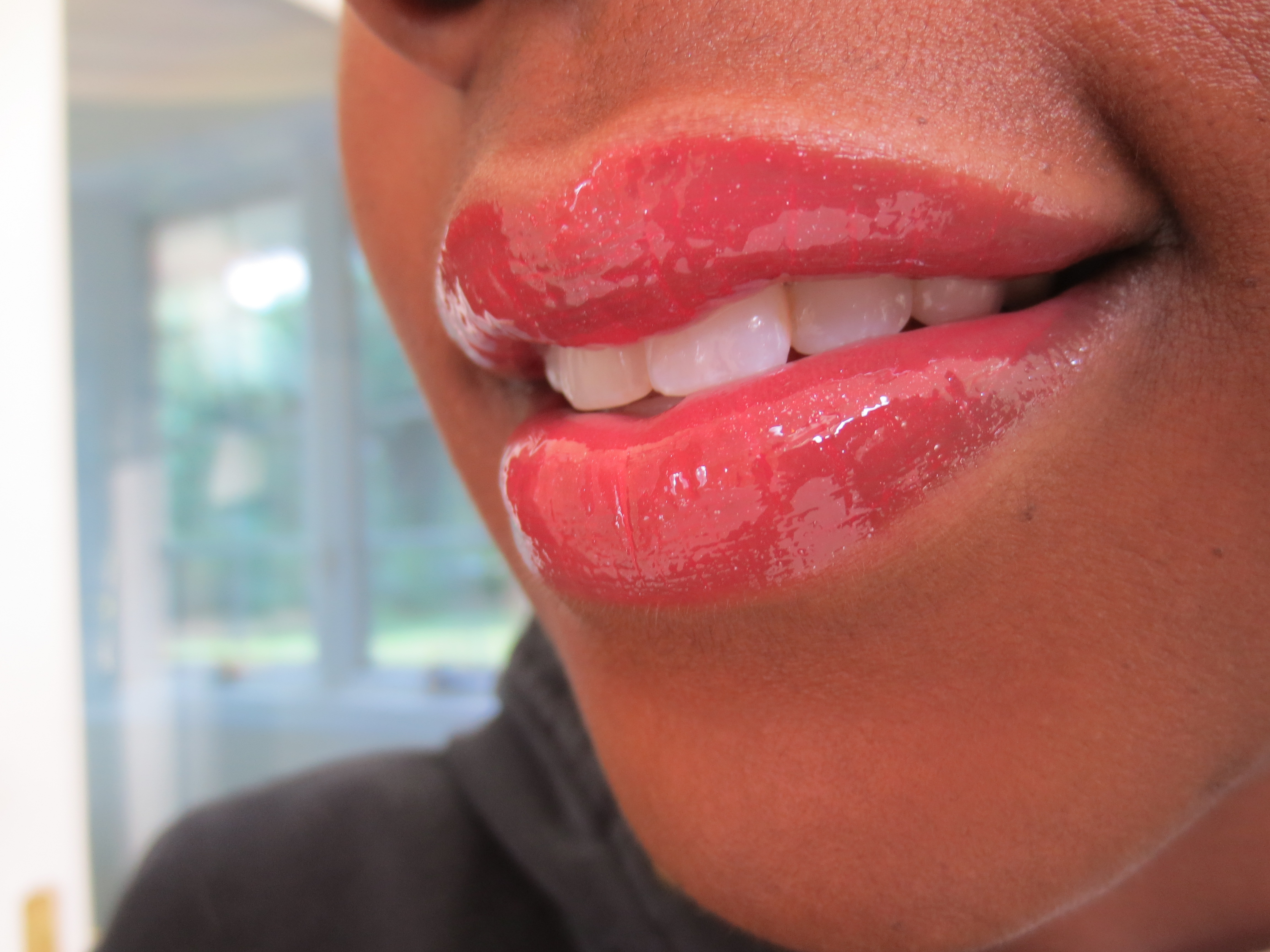 Revlon Super Lustrous Lip Gloss, Kiss Me Coral 